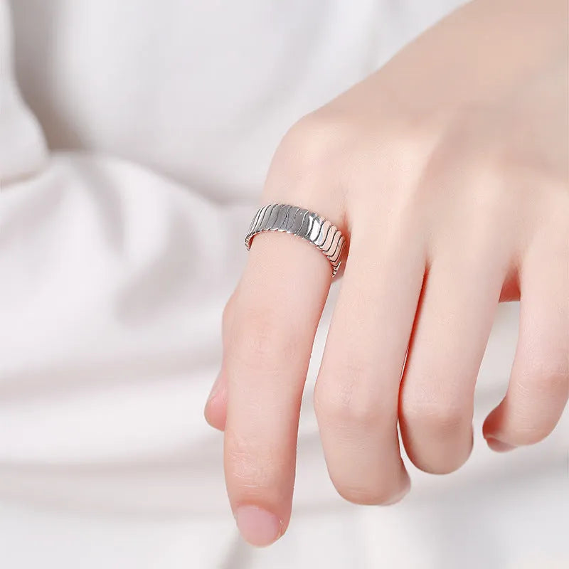 Vv- American Frontier and Old West Collection: Victorian Era Sterling Silver Marcasite Wave Ring - vannveld