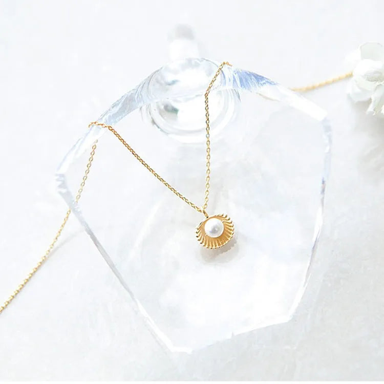 Vv- Founding Fathers Collection: Martha Washington's Mount Vernon Elegance Sterling Silver Pearl Fan Necklace - vannveld