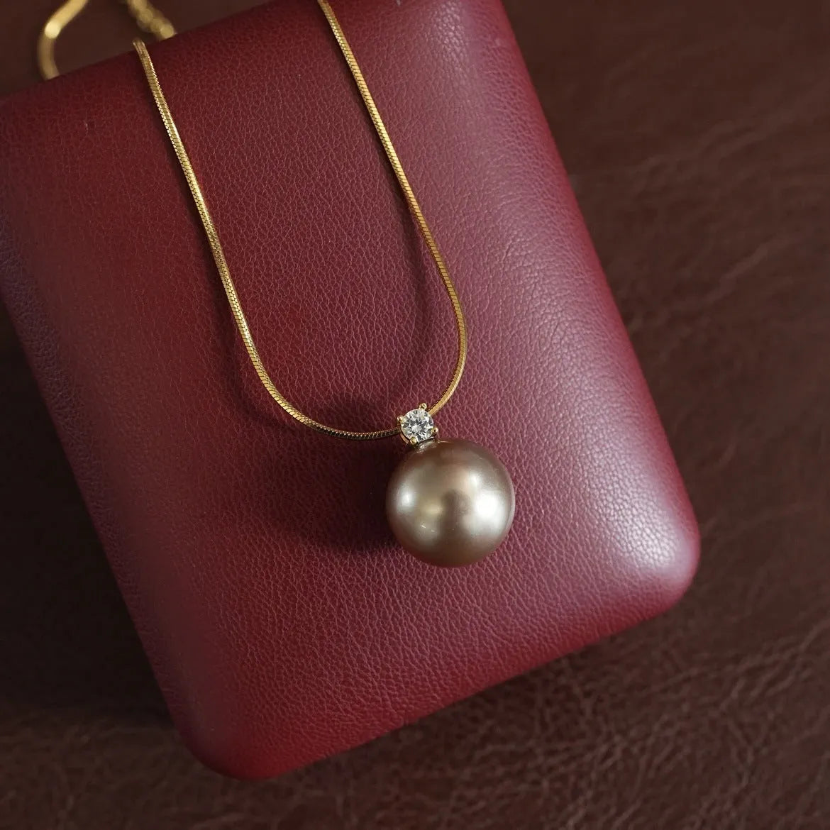 Vv- Heritage and Honor Collection: Colonial-Era Heirloom Pearl Necklace, Embodying Martha Washington's Timeless Grace - vannveld