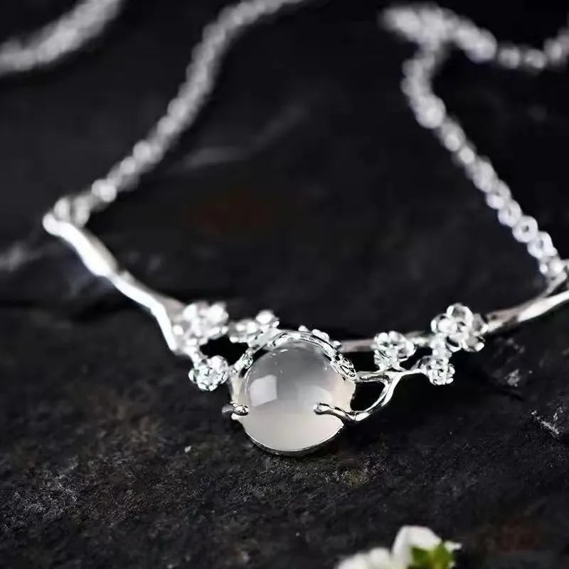 Vv- Space Age Collection: Lunar Odyssey Chalcedony Necklace, Echoing 1960s Cosmic Exploration Dreams - vannveld