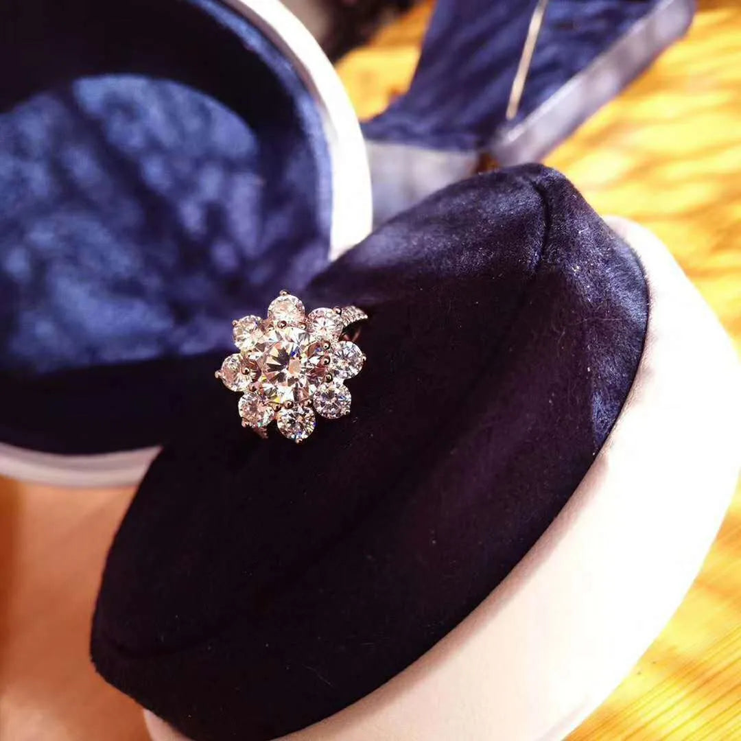 Vv- The American Diamond Collection - Lab Diamond: Diamond High Carbon Diamond 2 Karat SUNFLOWER Sterling Silver Ring - vannveld