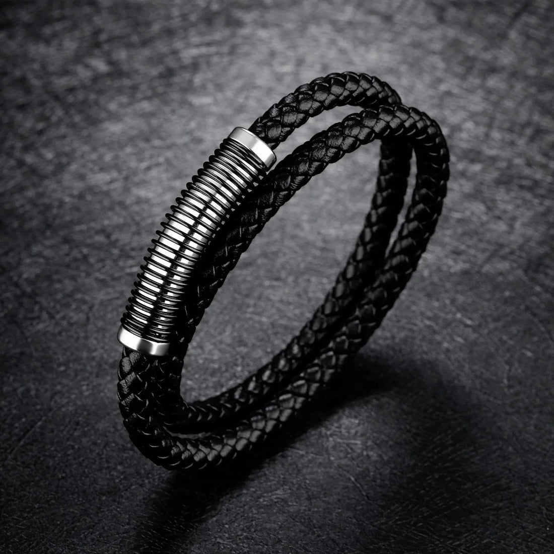 Vv- World War I and II - The Yanks Are Coming - Tribute Collection: Military-Grade Cowhide Double Bracelet Honoring Wartime Soldiers' Gear - vannveld