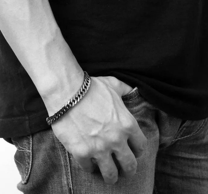 Vv- American Dream Collection: Ellis Island Legacy Titanium Steel Bracelet, Forged with Immigrant Spirit and Timeless Strength - vannveld