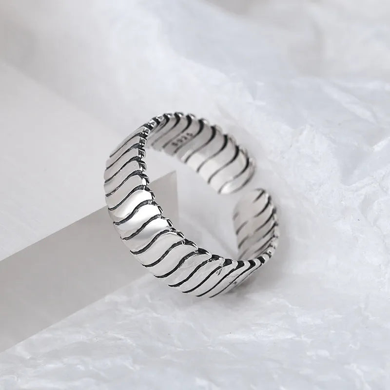Vv- American Frontier and Old West Collection: Victorian Era Sterling Silver Marcasite Wave Ring - vannveld