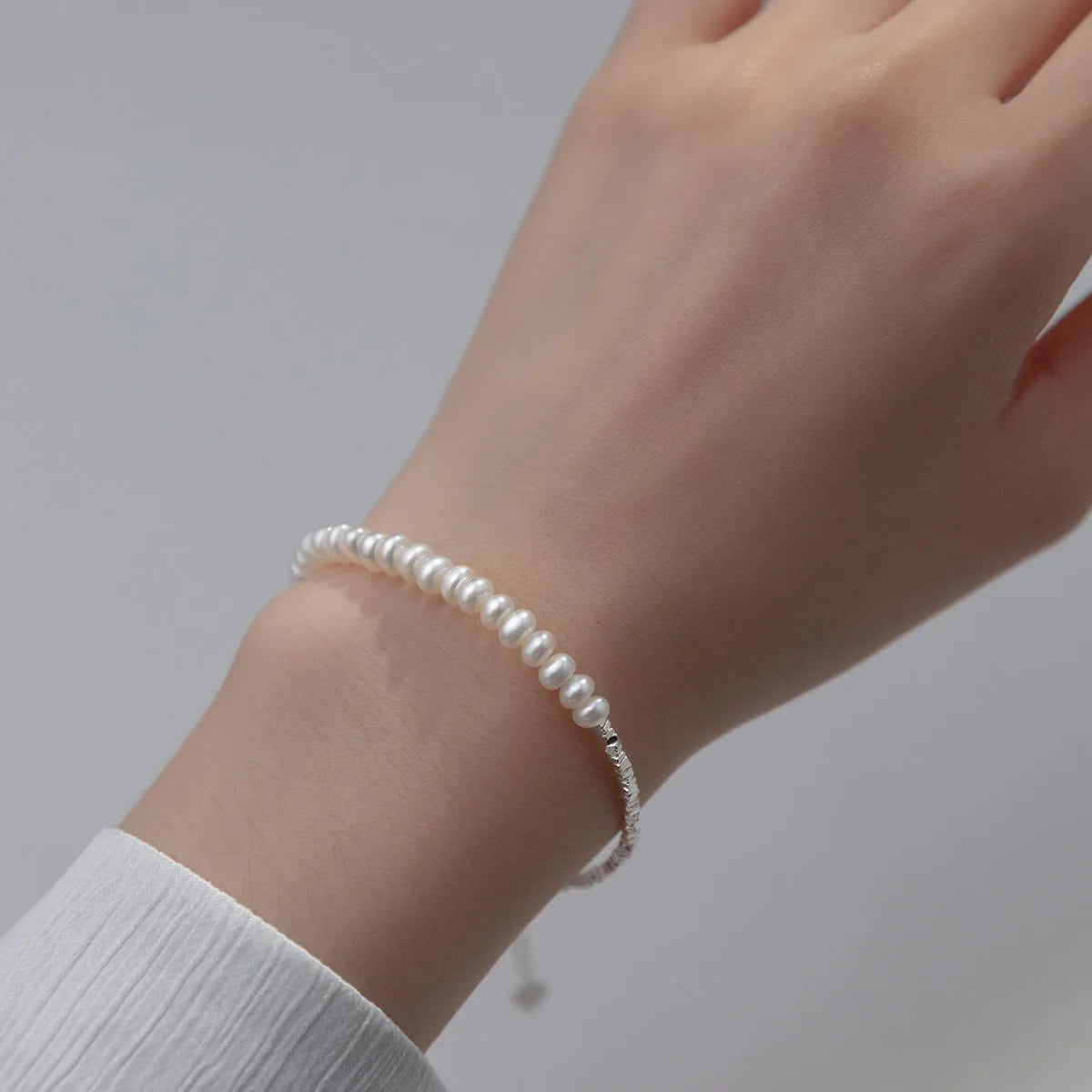 Vv- American Frontier and Old West Collection: Victorian Parlor Society Pearl Necklace French Elegance - vannveld