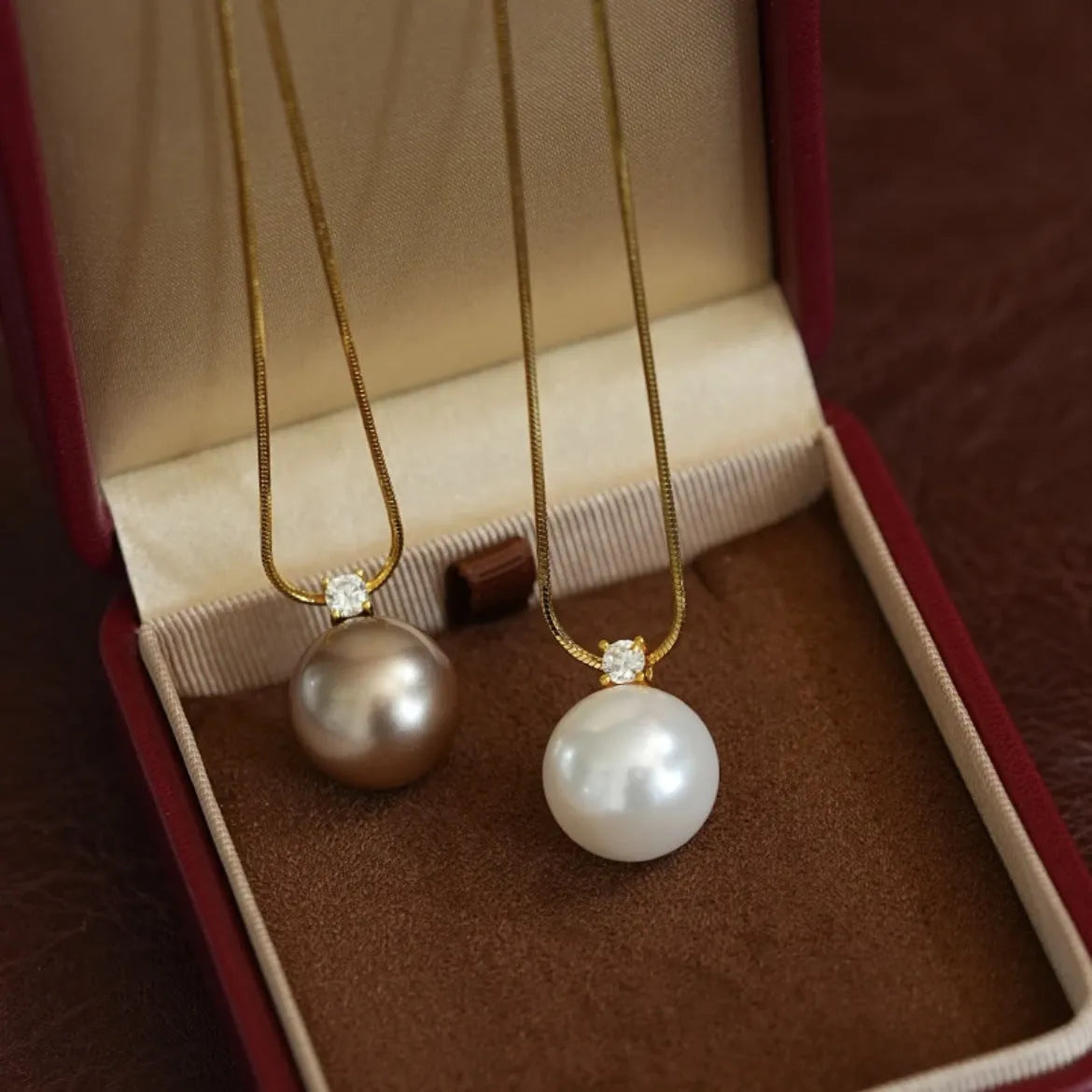 Vv- Heritage and Honor Collection: Colonial-Era Heirloom Pearl Necklace, Embodying Martha Washington's Timeless Grace - vannveld