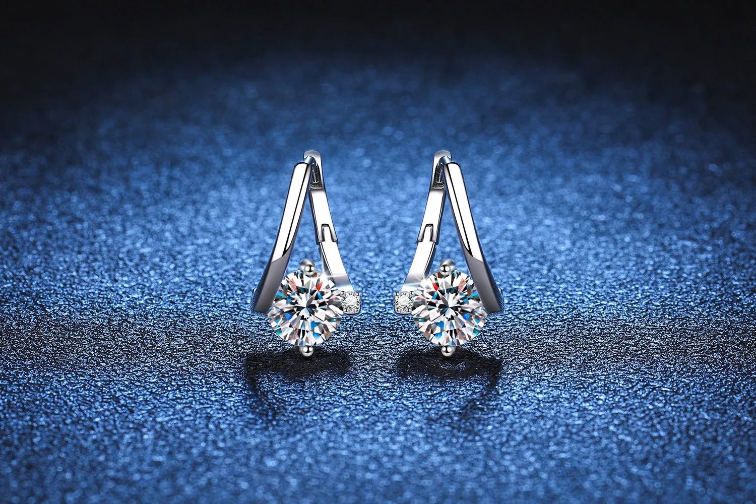 Vv- Modern Era Collection: S925 Sterling Silver earrings in two different Gems: 1 Carat Moissanite or 6mm High Lab-Diamond - vannveld