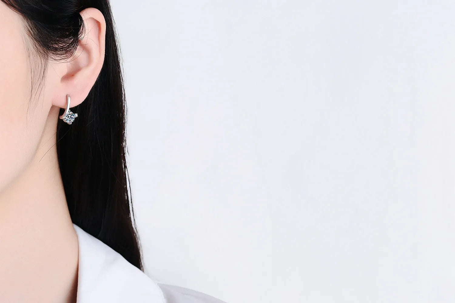 Vv- Modern Era Collection: S925 Sterling Silver earrings in two different Gems: 1 Carat Moissanite or 6mm High Lab-Diamond - vannveld