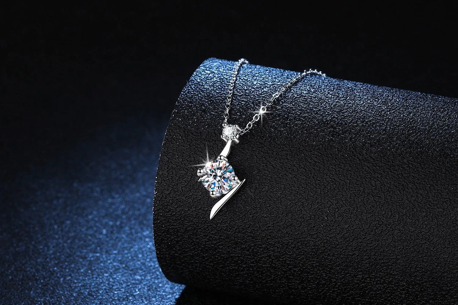 Vv- Space Age Collection: Celestial Triumph - Chose your brilliance: 1 Karat Moissanite or 1 Lab Diamond. All in a S925 Sterling Silver Necklace Clavicle Chain - vannveld