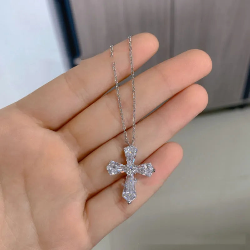 Vv- The American Diamond Collection - Space Age Innovation Meets Sterling Silver Floral Diamond Necklace - vannveld