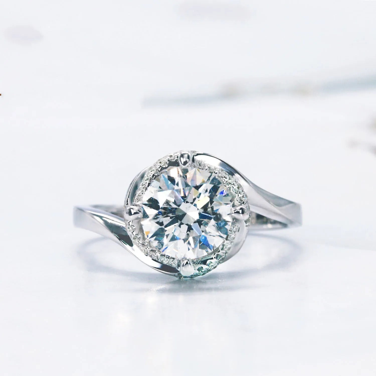 Vv- The Stellar Legacy Collection - Moissanite: From 1893 Arizona Meteorite to Space-Age Brilliance Ring - vannveld