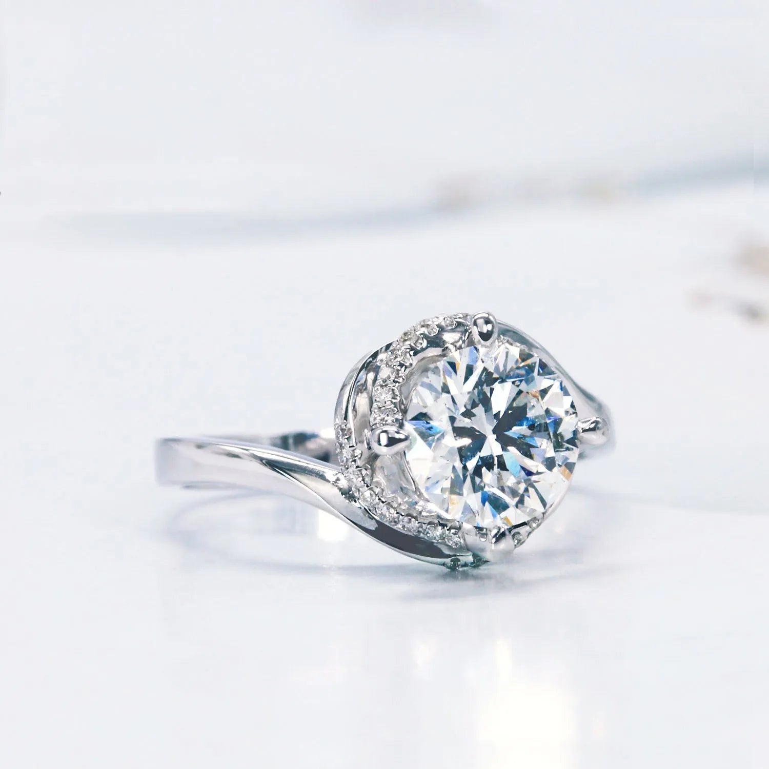 Vv- The Stellar Legacy Collection - Moissanite: From 1893 Arizona Meteorite to Space-Age Brilliance Ring - vannveld