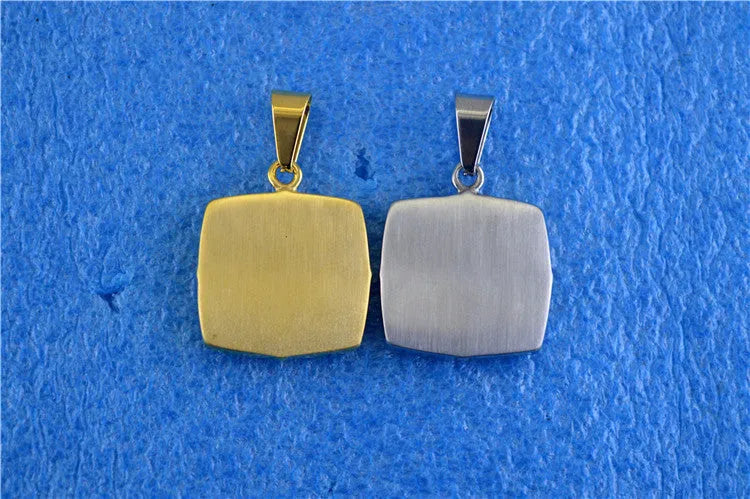 Vv- World War I and II - The Yanks Are Coming - Tribute Collection: Electroplated Military-Grade Titanium Navigator - Pendant (no Chain) - vannveld