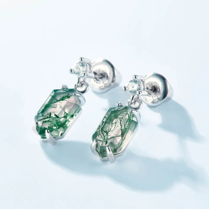 Vv- World War I and II - The Yanks Are Coming - Tribute Collection: Home Front Elegance Natural Agate Moss-Inlaid Victory Garden Earrings - vannveld