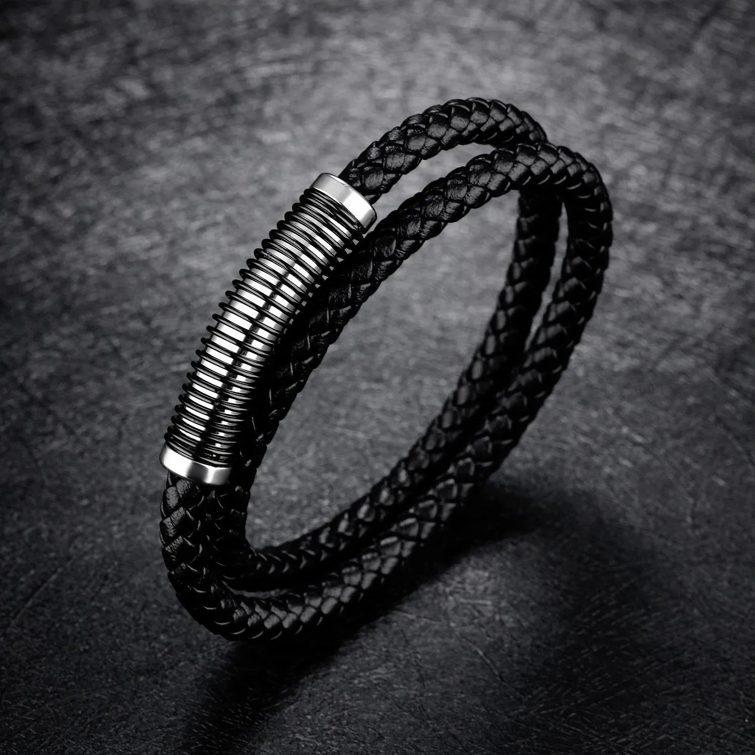 Vv- World War I and II - The Yanks Are Coming - Tribute Collection: Military-Grade Cowhide Double Bracelet Honoring Wartime Soldiers' Gear - vannveld