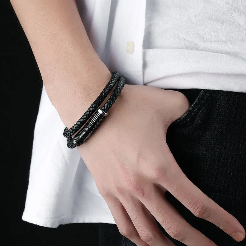 Vv- World War I and II - The Yanks Are Coming - Tribute Collection: Military-Grade Cowhide Double Bracelet Honoring Wartime Soldiers' Gear - vannveld