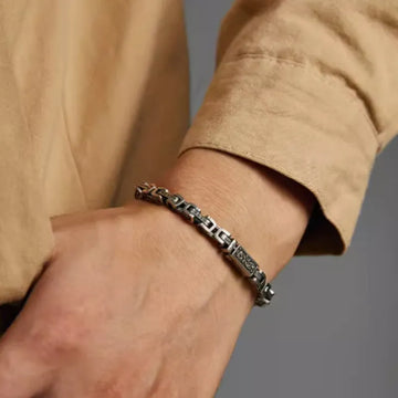 Vv- World War I and II - The Yanks Are Coming - Tribute Collection: Sterling Silver Victory Mantra Bracelet, Honoring Wartime Troop Transport Legacy - vannveld